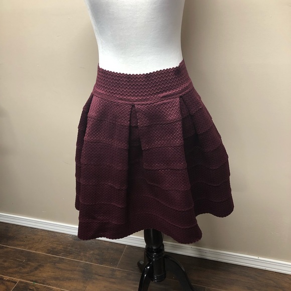 Charlotte Russe Wine Pleated Skirt Large - Picture 3 of 8